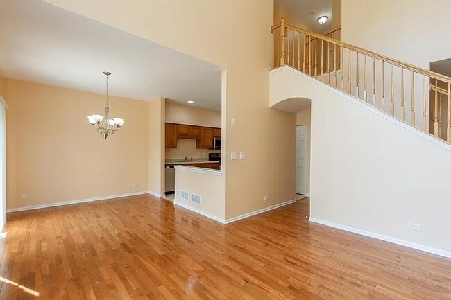 1953 Fountain Grass Cir in Bartlett, IL - Building Photo - Building Photo