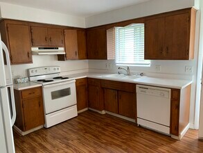 2607 Smith Dr in Endicott, NY - Foto de edificio - Building Photo