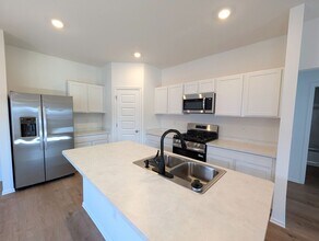 3301 Little Creek Dr in Mustang, OK - Building Photo - Building Photo