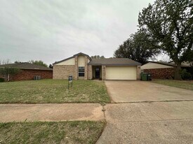 5123 Ridgecrest Dr in Wichita Falls, TX - Building Photo