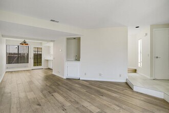 1240 Thomas in San Diego, CA - Building Photo - Building Photo