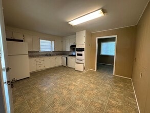 206 N Erie Ave in Russellville, AR - Building Photo - Building Photo