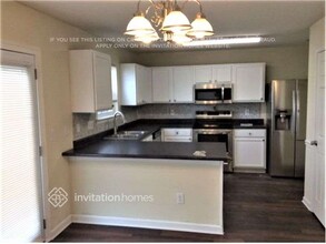 8020 Caliber Woods Dr in Raleigh, NC - Building Photo - Building Photo