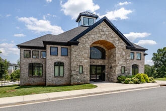 West Edge in Lynchburg, VA - Foto de edificio - Building Photo