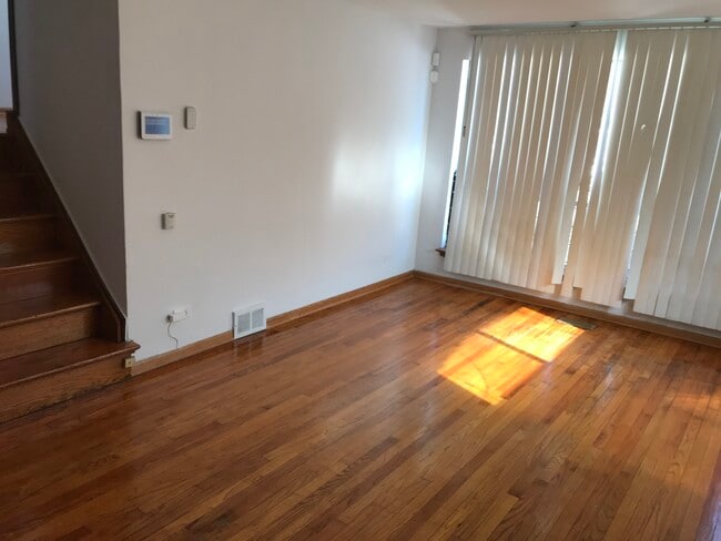 8610 S Wabash Ave in Chicago, IL - Building Photo - Building Photo