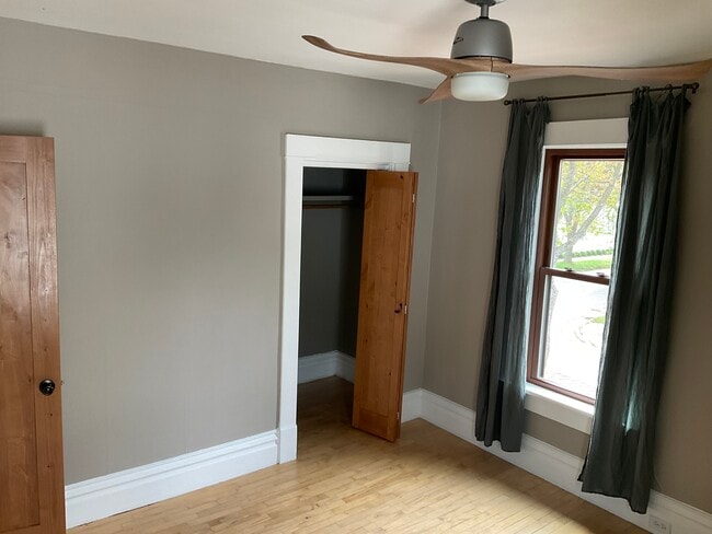 830 Steuben St, Unit Upstairs