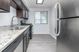 Sonoran On 9th in Tucson, AZ - Foto de edificio - Interior Photo