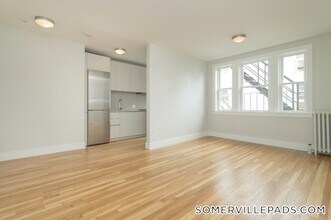 136 Highland Ave, Unit 12 in Somerville, MA - Building Photo - Building Photo