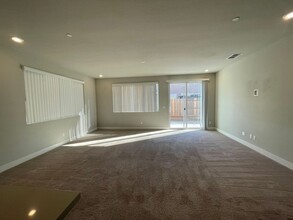 4530 Golden Elm St in Sacramento, CA - Building Photo - Building Photo