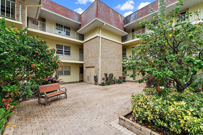 property at 5570 Tamberlane Cir