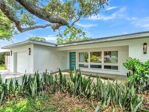 4021 21st Ave N in St. Petersburg, FL - Building Photo - Building Photo