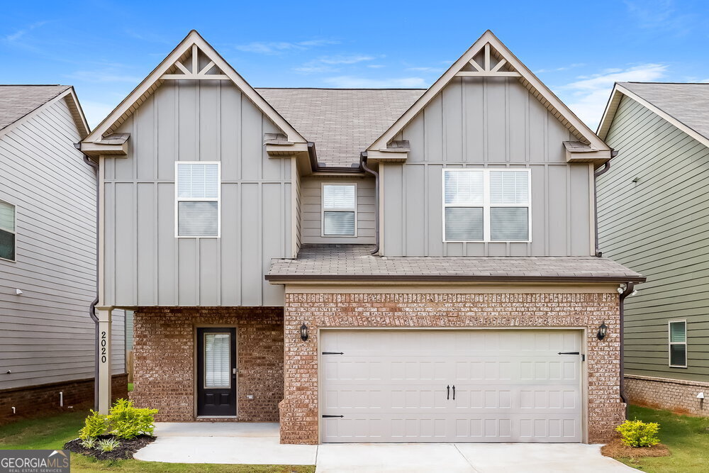 2020 Bridgewater Pass in Hampton, GA - Building Photo