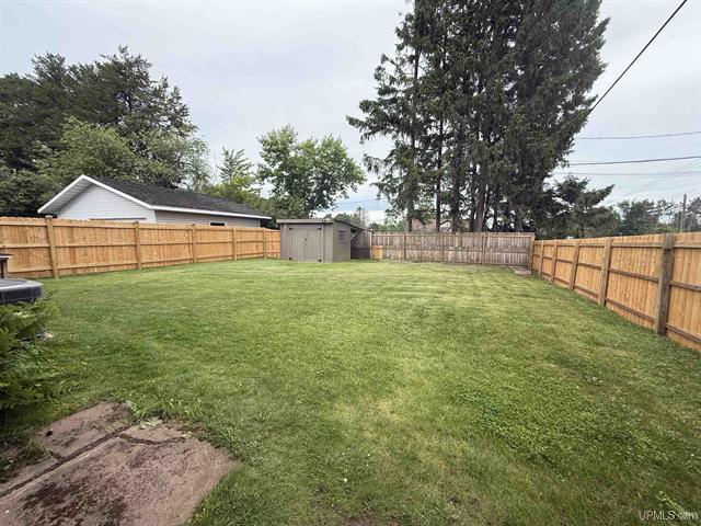 100 W Francis St in Ironwood, MI - Building Photo - Building Photo