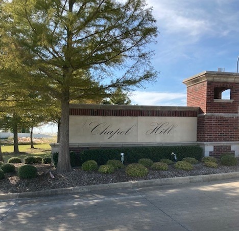 11048 Kinston St in Fort Worth, TX - Foto de edificio - Building Photo