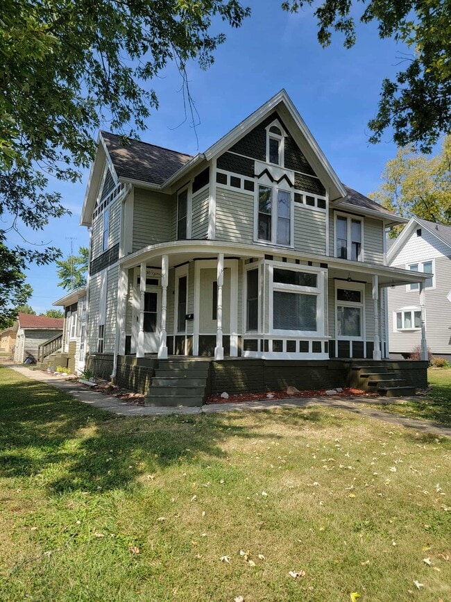700 N Main St, Unit 1 in Abingdon, IL - Building Photo - Building Photo