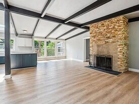 6057 S Windermere Way in Littleton, CO - Building Photo