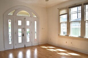 3208 Palmyra St, Unit B in New Orleans, LA - Foto de edificio - Building Photo