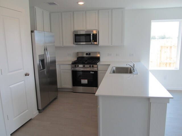 9239 Coral Trout Wy in Baytown, TX - Building Photo - Building Photo