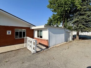 1075 Kipling St in Lakewood, CO - Building Photo - Building Photo