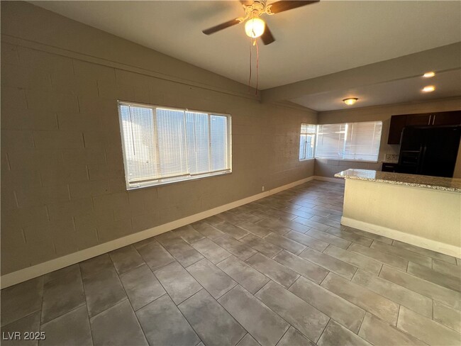 2105 S 15th St in Las Vegas, NV - Foto de edificio - Building Photo