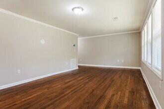 328 Pleasant Valley Dr in Birmingham, AL - Building Photo - Building Photo