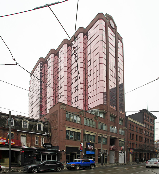 393 King St W in Toronto, ON - Building Photo