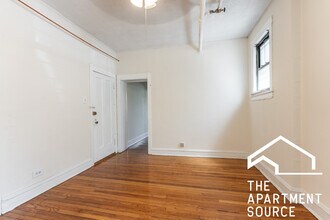 520 W Cornelia Ave, Unit G in Chicago, IL - Building Photo - Building Photo