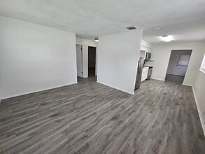 50 6th St in St. Cloud, FL - Building Photo - Building Photo