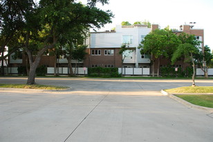 4219 Mckinney Ave Apartments