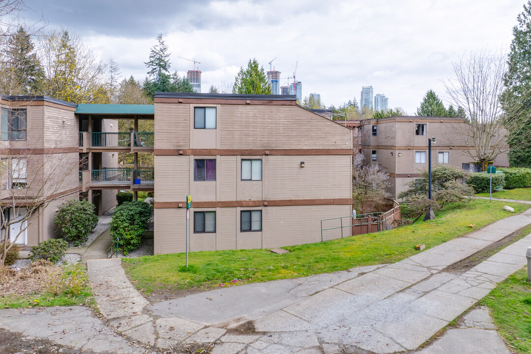 Mountainwood in Burnaby, BC - Building Photo