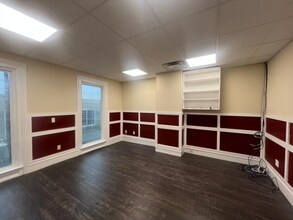 212 East Ave in Elyria, OH - Foto de edificio - Building Photo