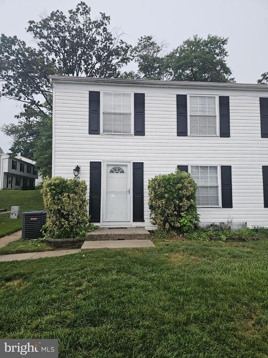 10 Coliston Rd in Reisterstown, MD - Building Photo