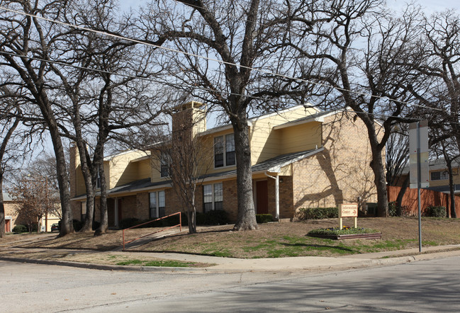 Towne Oaks Townhomes