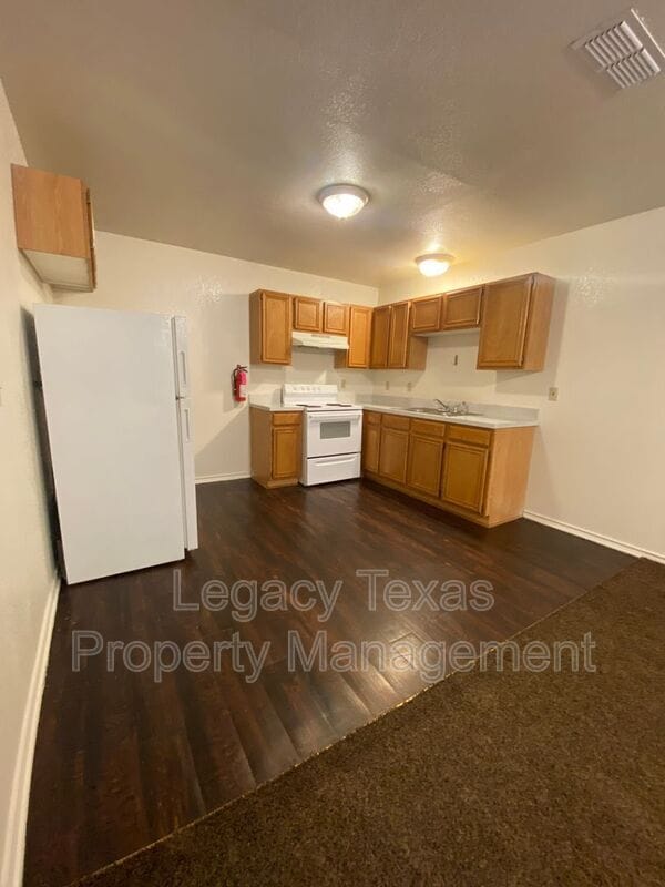 property at 1112 Williams Ave