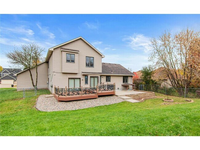 1142 Marnie Ct in St. Paul, MN - Building Photo - Building Photo