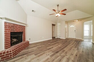 4078 Shadow Glen Dr in Horn Lake, MS - Foto de edificio - Building Photo