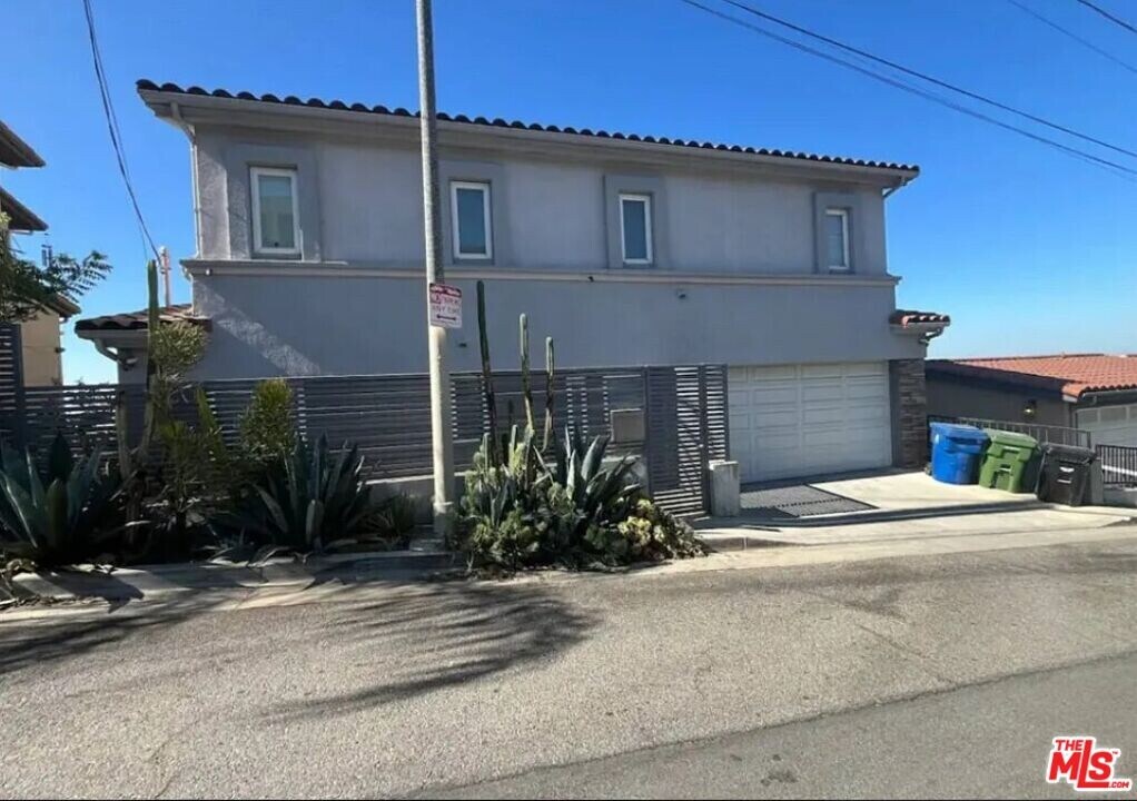 3320 Two Tree Ave in Los Angeles, CA - Building Photo