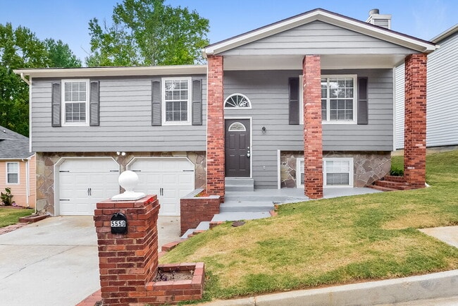property at 5550 Emerald Glen