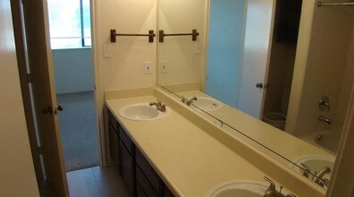 2809 Wimbledon Ct-Unit -A in Garland, TX - Building Photo - Building Photo