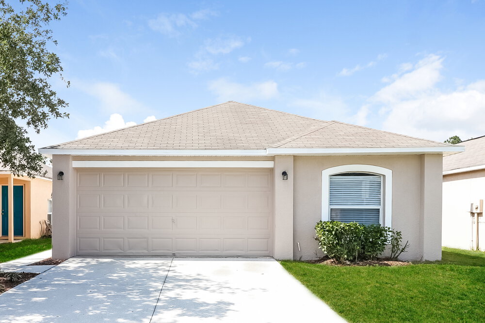 30539 Birdhouse Dr in Wesley Chapel, FL - Foto de edificio