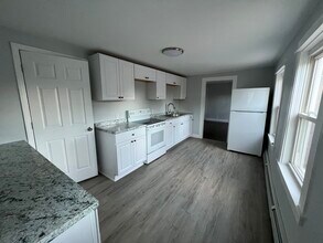 24 Church St in Enfield, CT - Building Photo - Building Photo