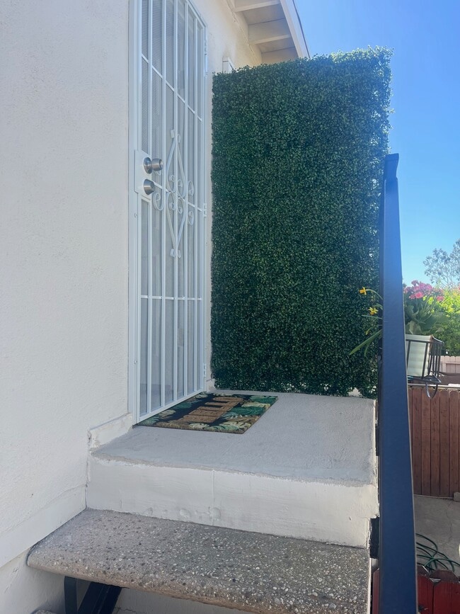 10057 San Juan Ct, Unit FV Studio in Fountain Valley, CA - Building Photo - Building Photo