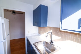 1954 Rockland Ave, Unit 4 in Cincinnati, OH - Building Photo - Building Photo