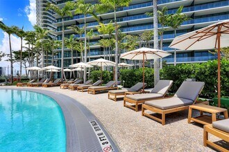 650 NE 32nd St, Unit 4903 in Miami, FL - Foto de edificio - Building Photo