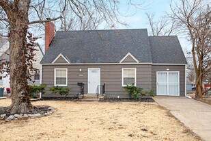 1203 E 80th St in Kansas City, MO - Building Photo