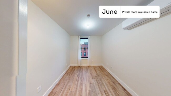Private bedroom in 3 bed/2 bath Home in Brooklyn, NY - Building Photo - Building Photo