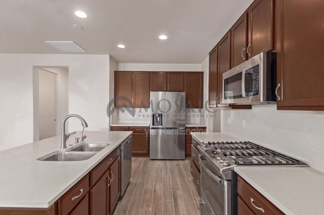 3320 W Dunbar Dr in Phoenix, AZ - Building Photo