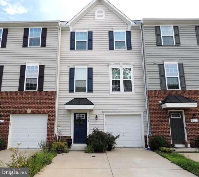 309 Landing Dr