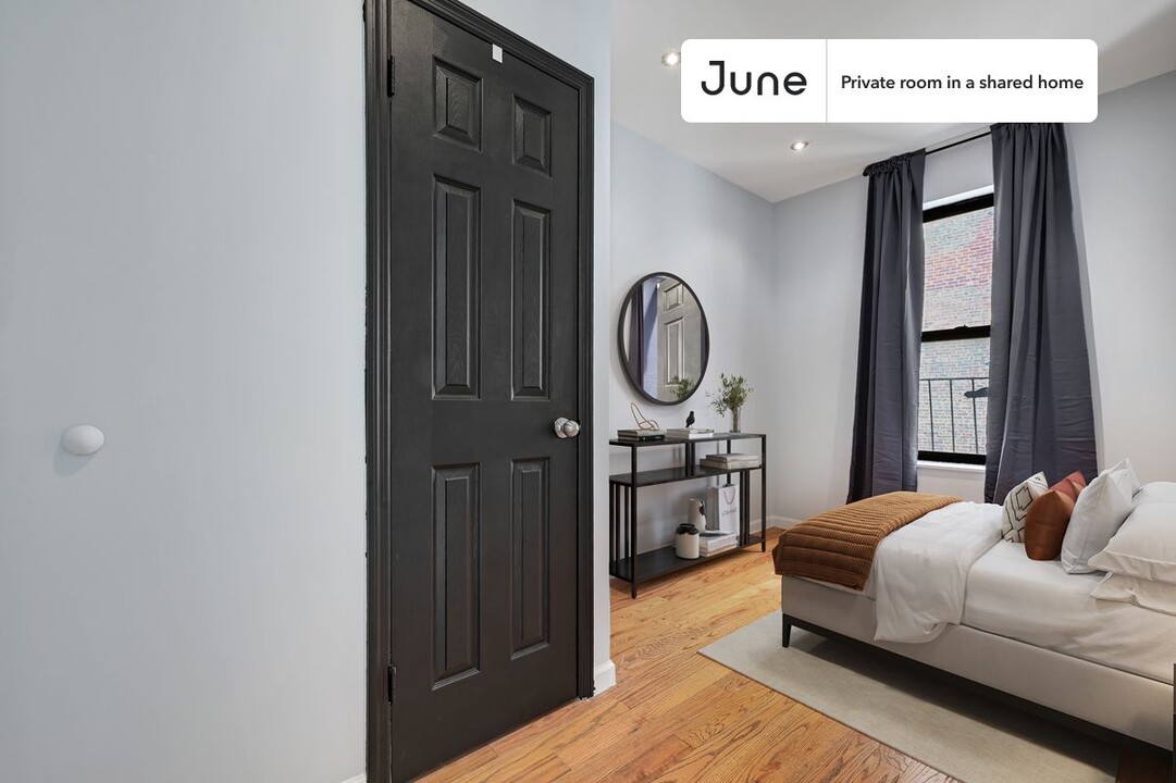 Private bedroom in 4 bed/1.5 bath Home in New York, NY - Building Photo