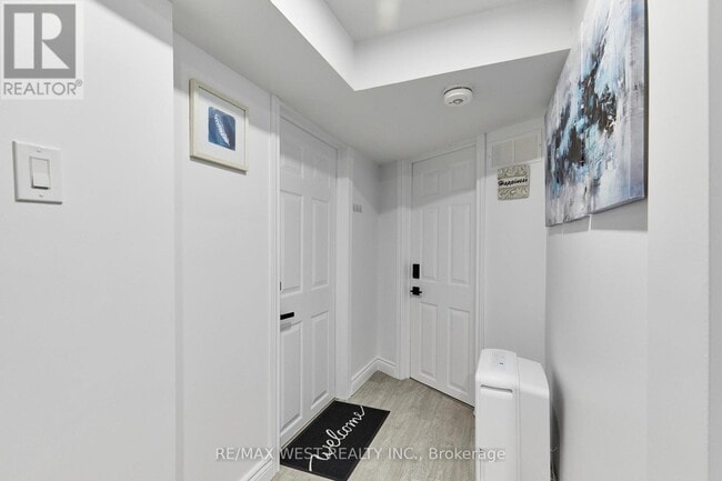 67 Hobbs Dr in Bowmanville, ON - Building Photo - Building Photo